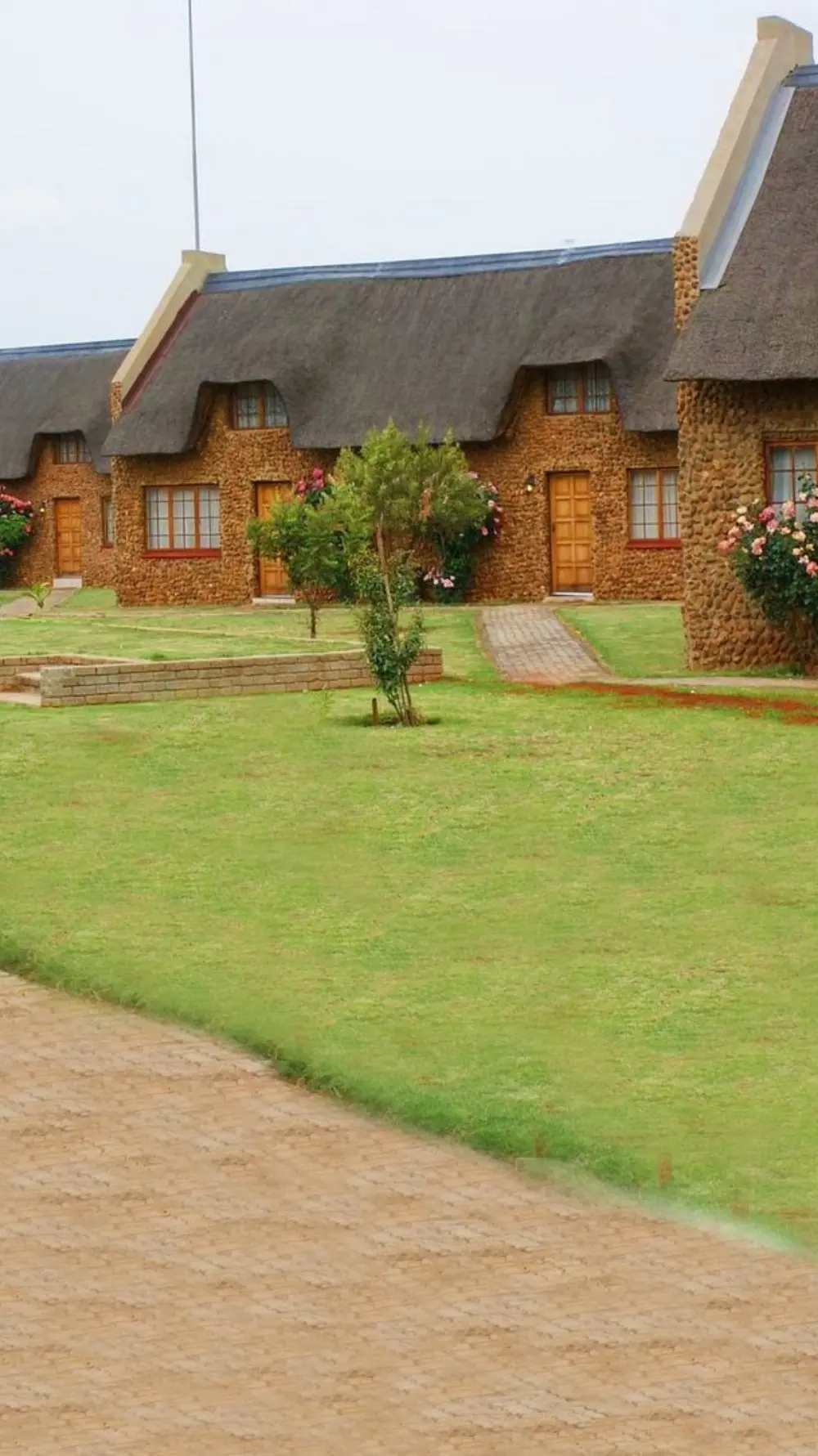 Ingwe Guest Lodge exterior